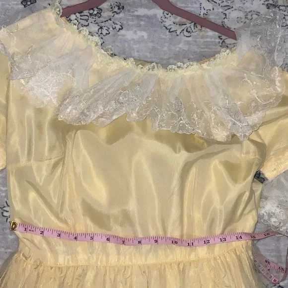 VINTAGE dress could b Cinderella costume or Charming vintage 50s 60s theme party VINTAGE dress could b Cinderella costume or Charming vintage 50s 60s theme party
